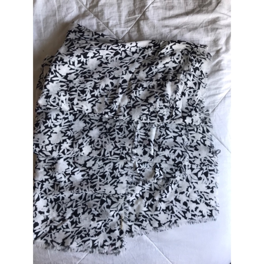 Black and White Scarf/Wrap